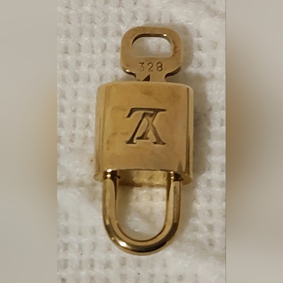 Louis Vuitton #300 Series Lock & Key Sets Vintage EUC Necklaces Brass Gold - Picture 13 of 16